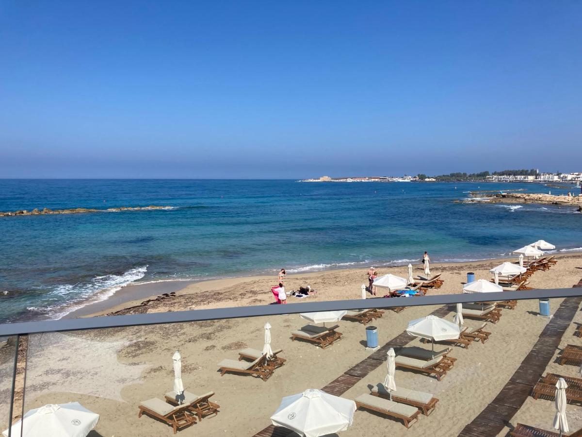 Sun Julz Apartments On The Beach Paphos Eksteriør bilde